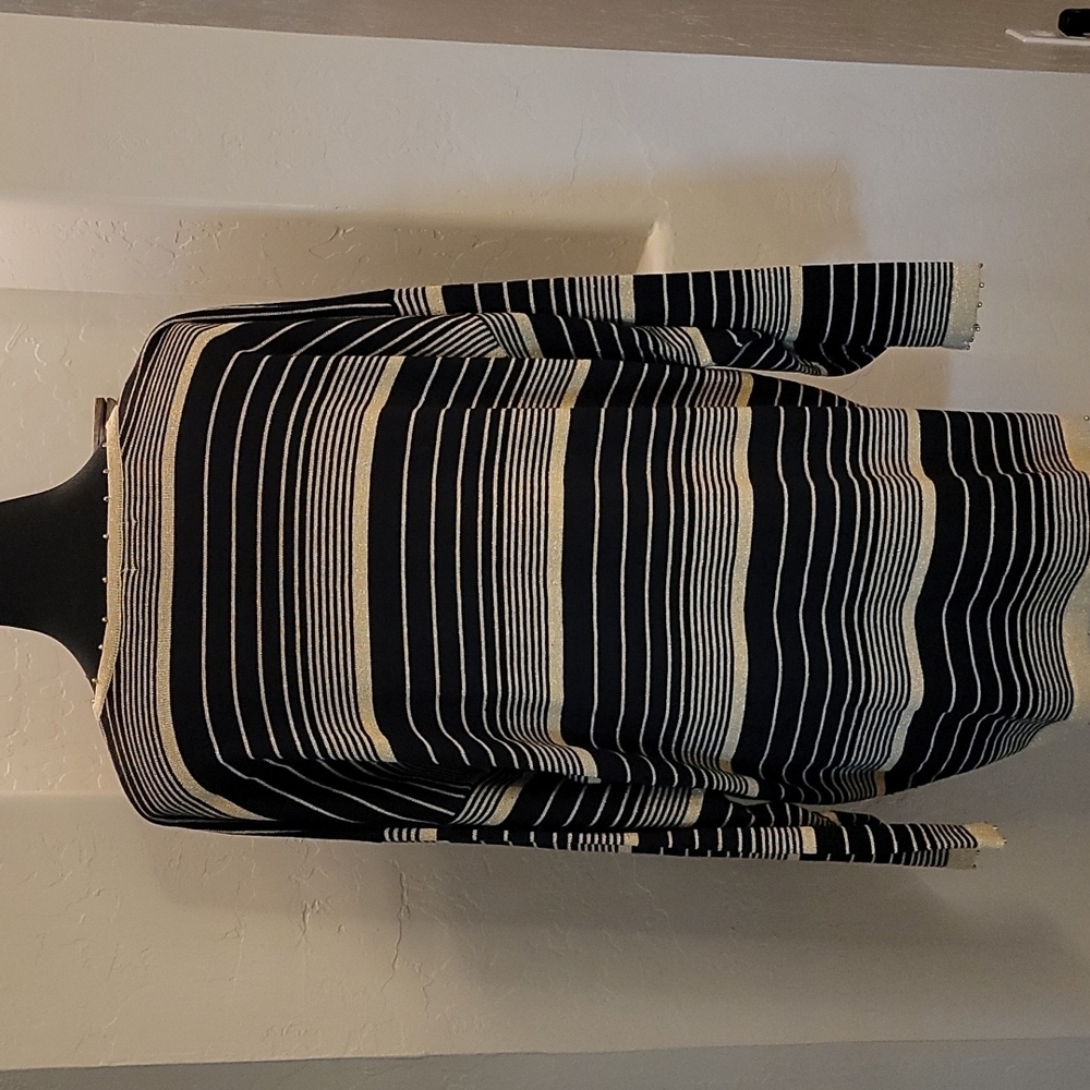 N.E.K. Beth Bowley Sweater - Picture 5 of 9
